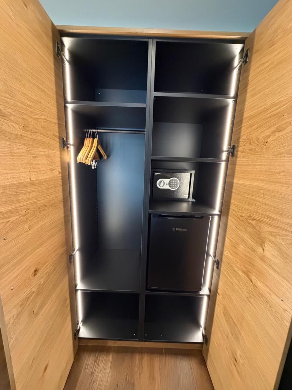 safe, wardrobe
