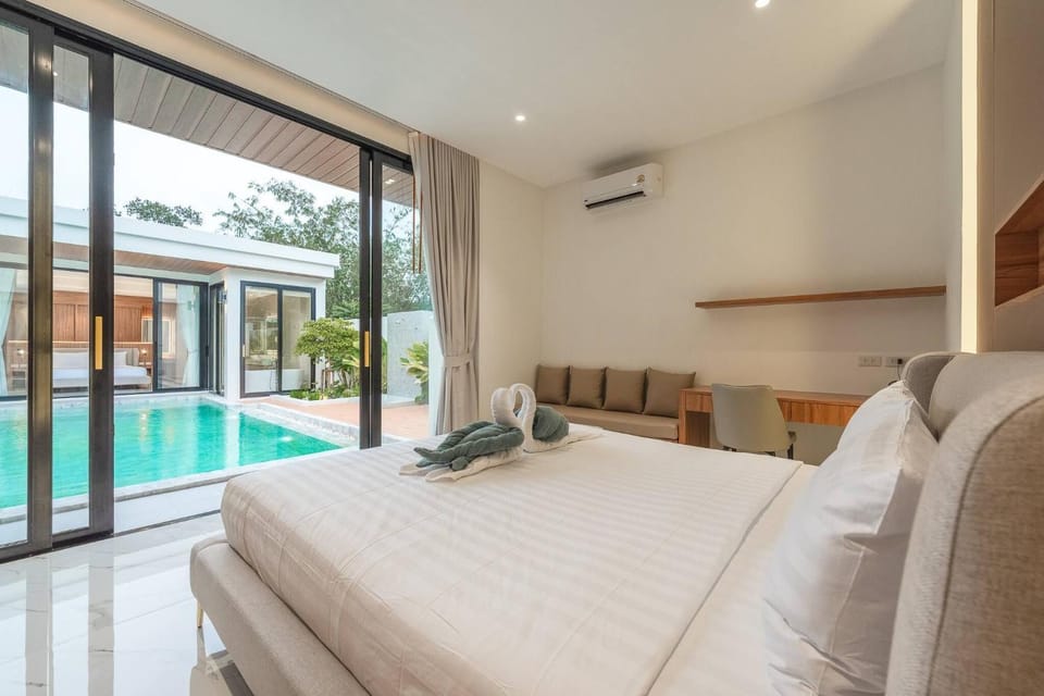 New pool villa with fitness and tennis court Villa in Mai Khao