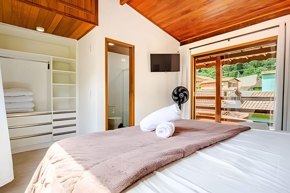 Sameiro House • São Pedro da Serra House in State of Rio de Janeiro