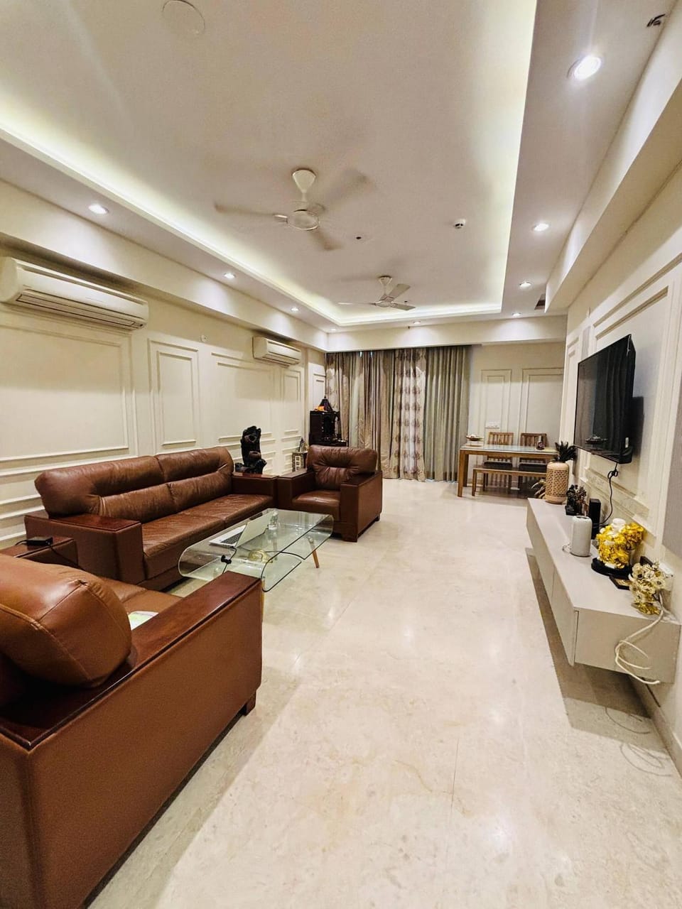 Luxurious 2-Bedroom Apartment with Shared Pool in Gurugram Apartment in Gurugram