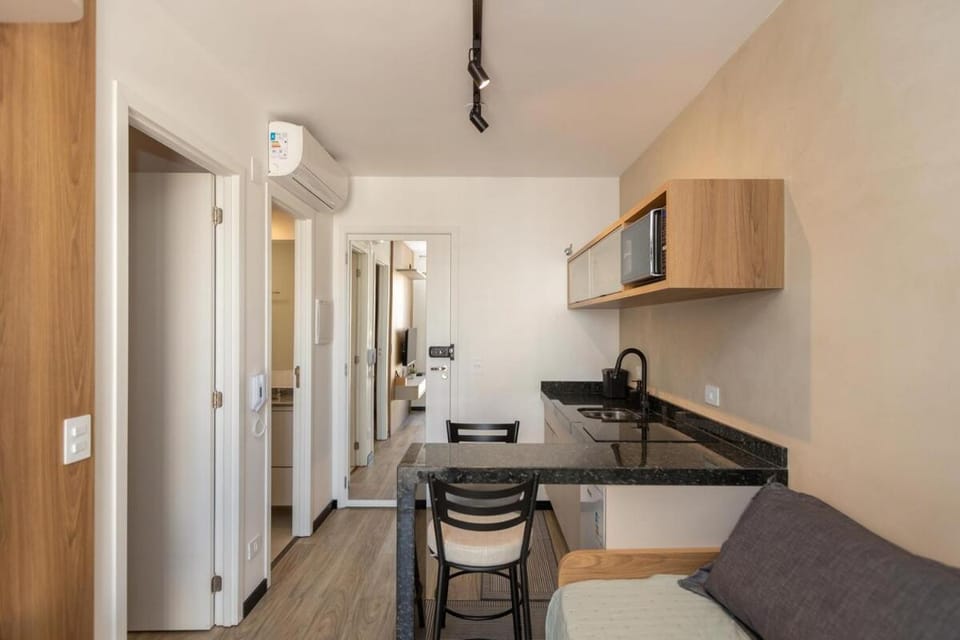 Apartamento 806 - Cena Living · Fique no centro | Wi-fi, Enxoval e Academia | 4p Apartment in Curitiba