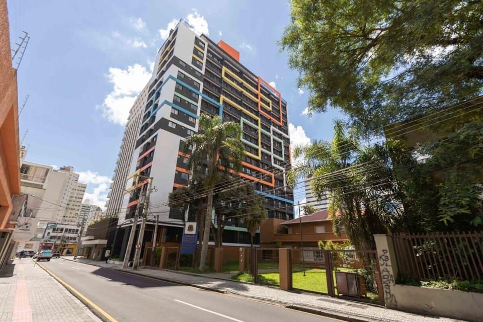 Apartamento 806 - Cena Living · Fique no centro | Wi-fi, Enxoval e Academia | 4p Apartment in Curitiba