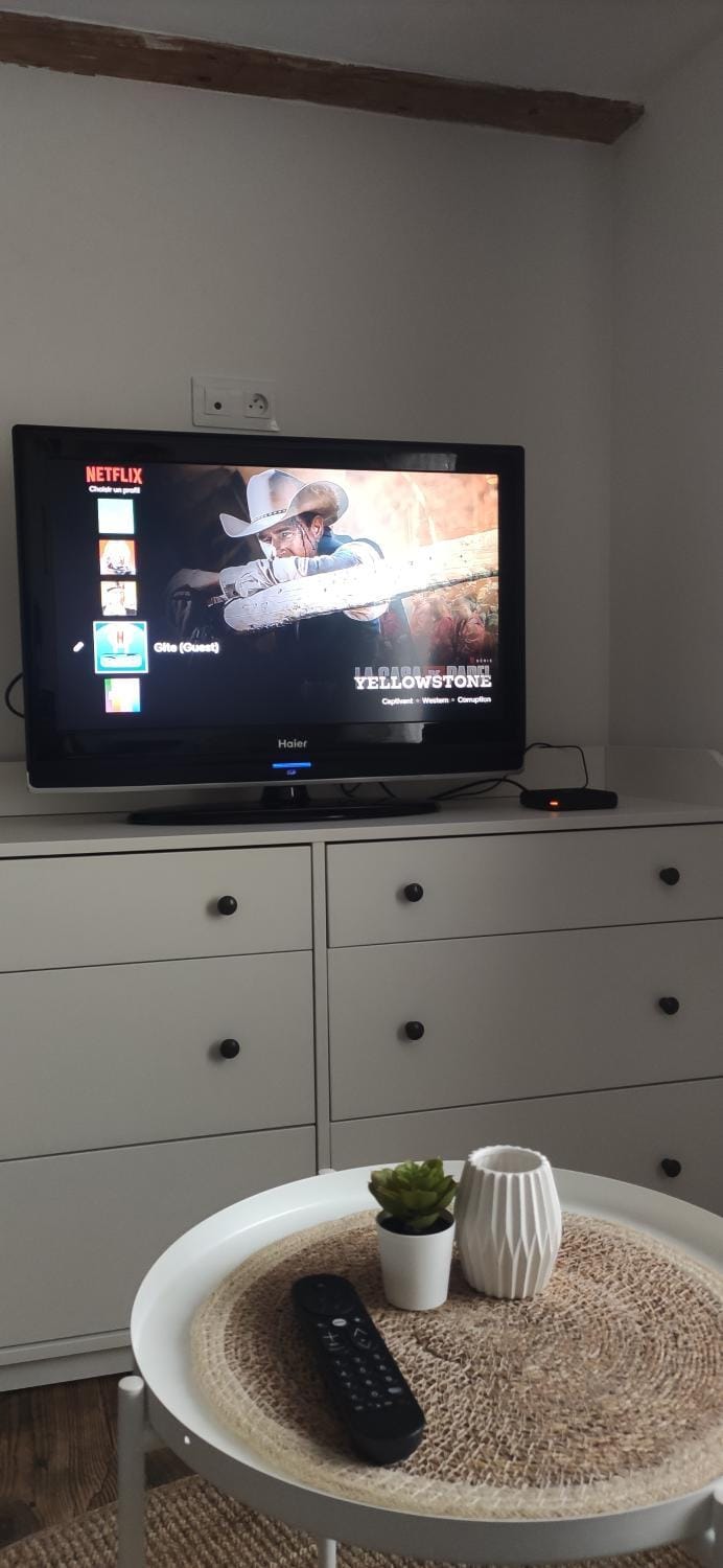 TV and multimedia, Seating area, internet