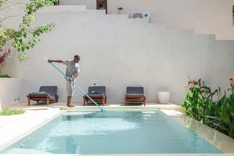 Pool view, Swimming pool, sunbed