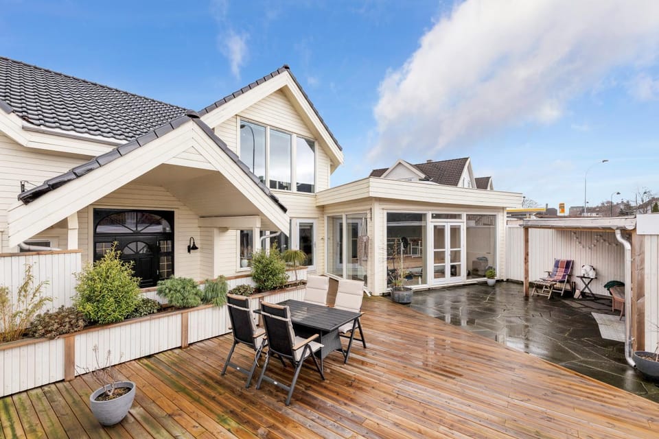Villa Stavanger 5 bedrooms 5 bathrooms and large swimming pool Villa in Stavanger