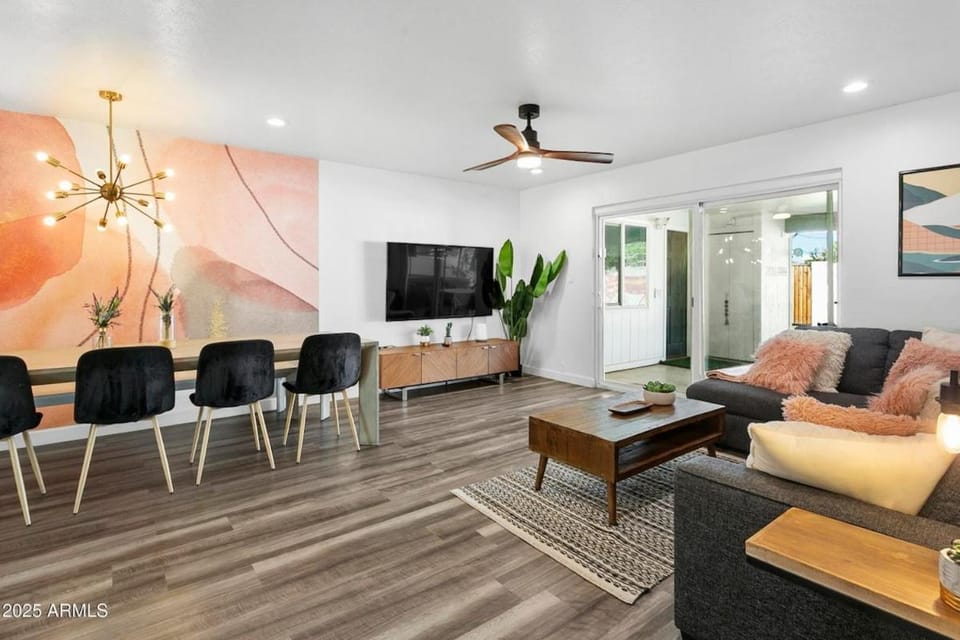 Living room, Dining area