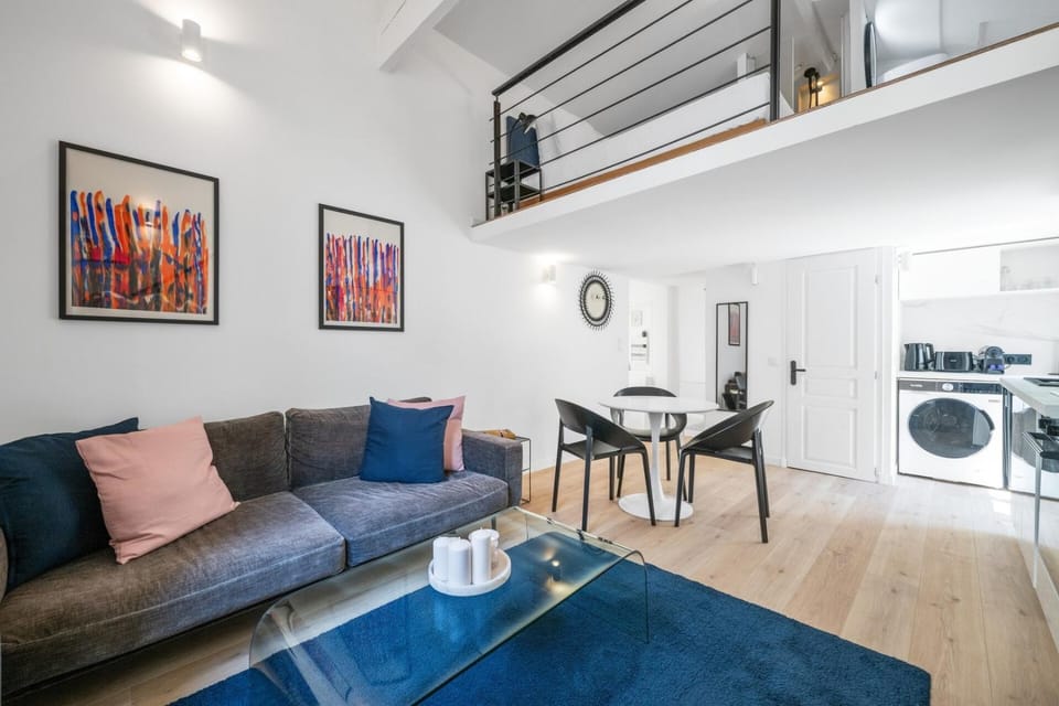 Stunning Duplex with Terrace – Port of Nice / AC Apartment in Nice