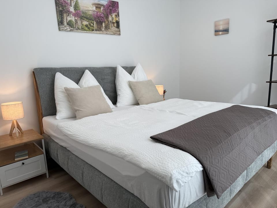 Bed, Bedroom