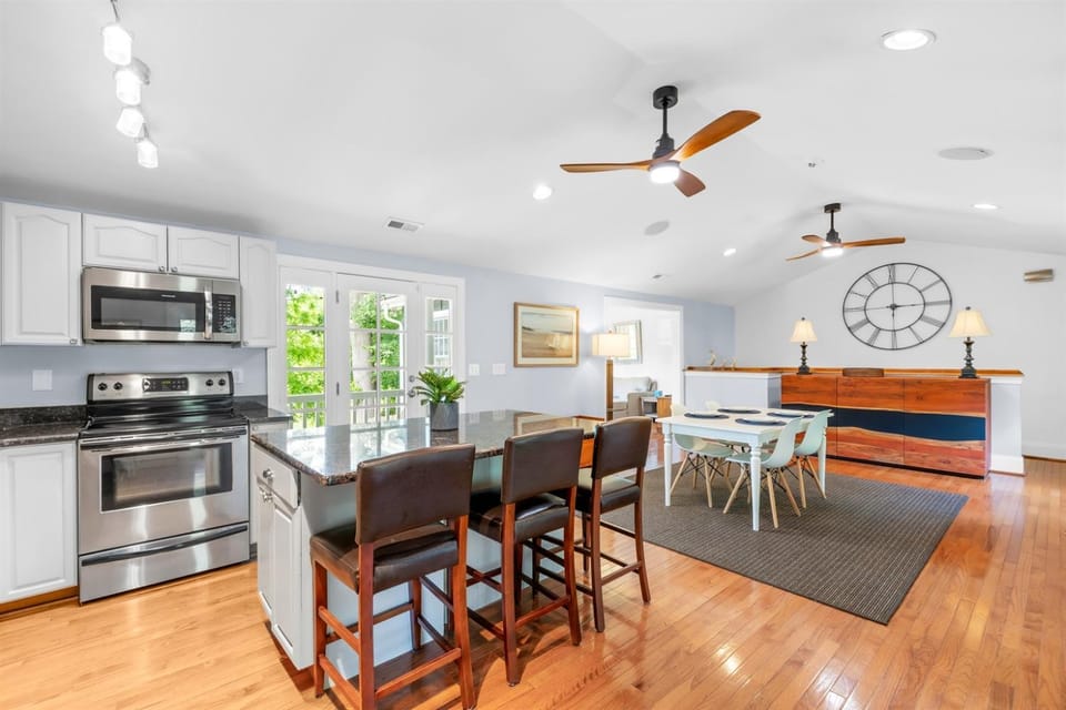 Cozy Lakefront Home w Firepit & Covered Dock House in Lake Norman