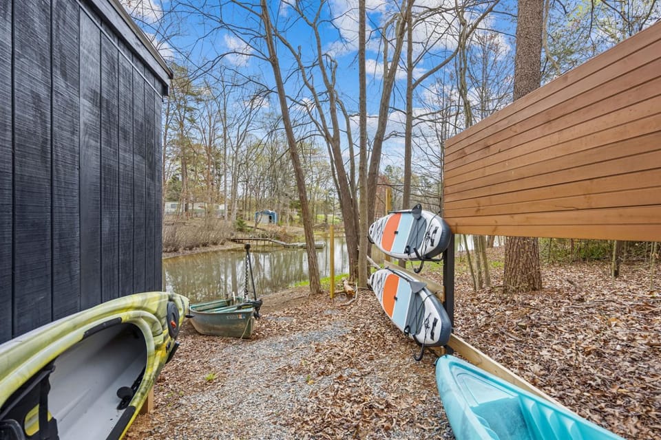 Couples Retreat, Yard Games, Firepit, Paddleboards House in Sherrills Ford