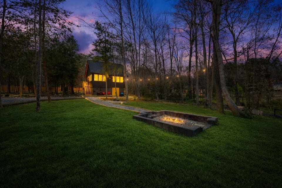 Couples Retreat, Yard Games, Firepit, Paddleboards House in Sherrills Ford