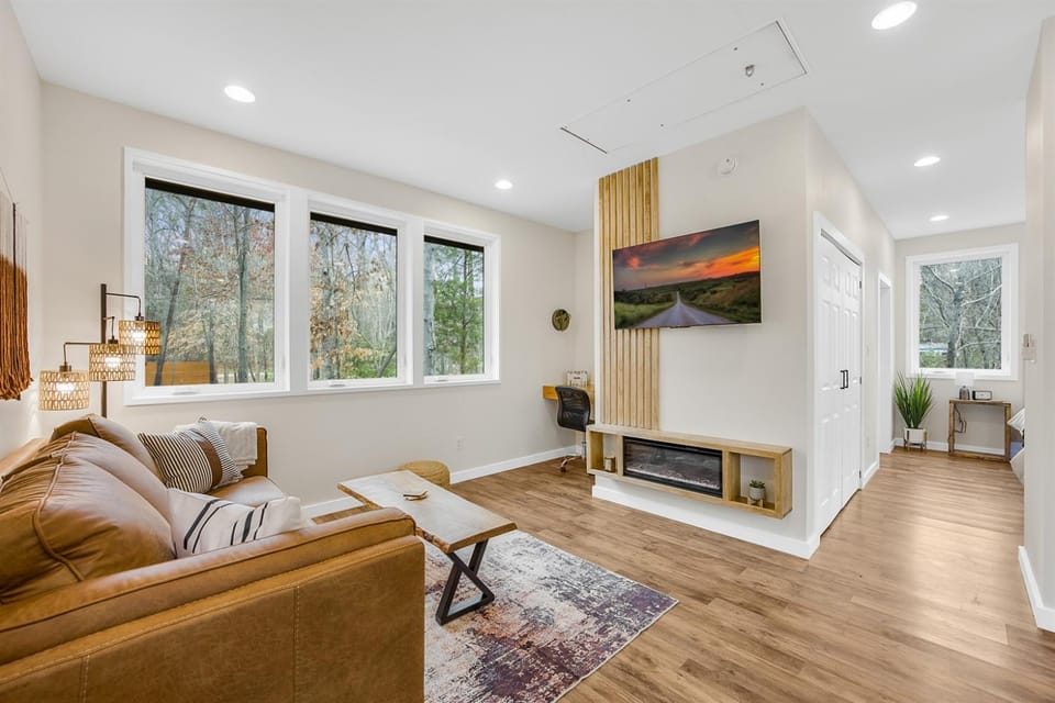 Couples Retreat, Yard Games, Firepit, Paddleboards House in Sherrills Ford