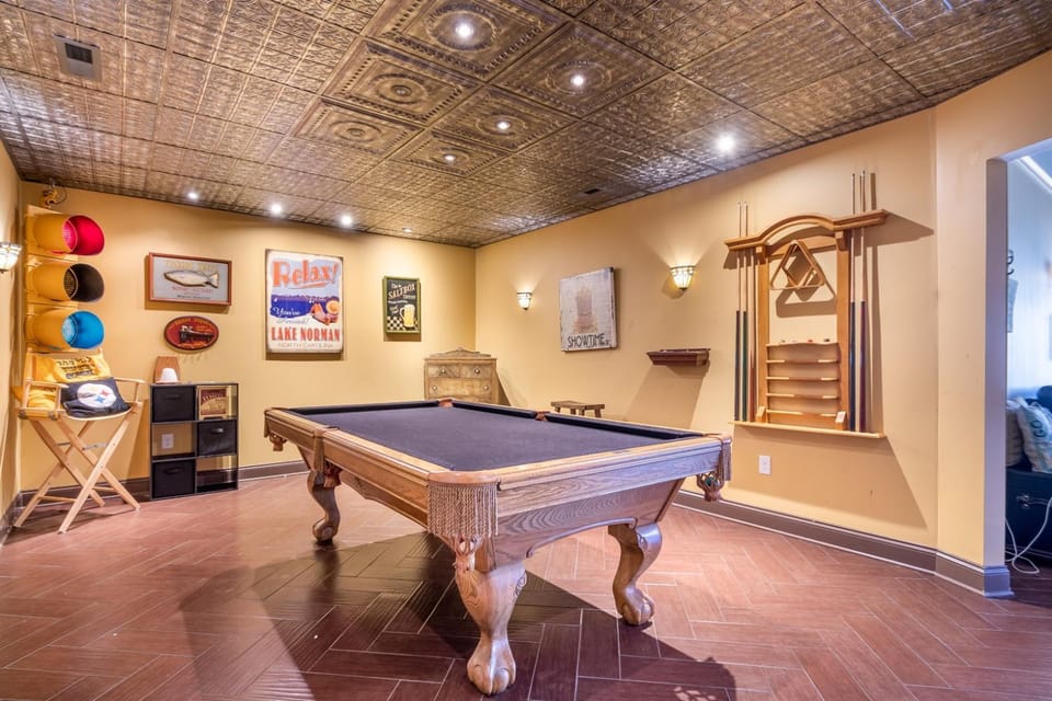 Pool Table, Massive Balcony, Firepit, & Spacious! House in Sherrills Ford