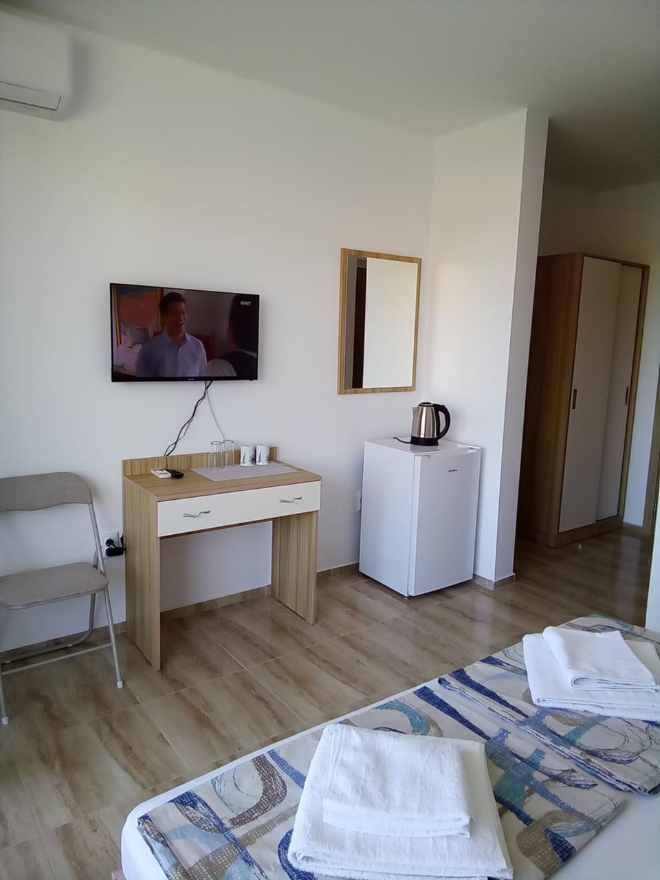 TV and multimedia, Photo of the whole room, towels