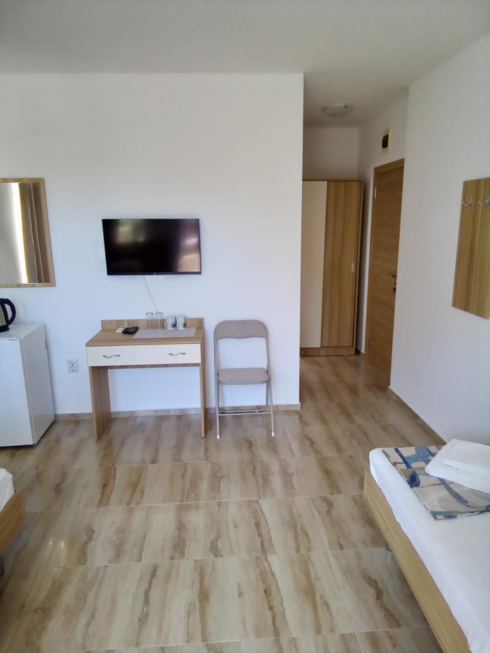 TV and multimedia, Photo of the whole room, wardrobe