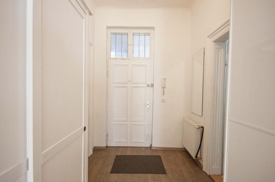 Bright Apartment near Naschmarkt & City Center Apartment in Vienna
