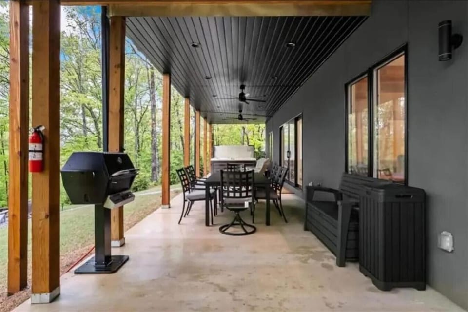 Four bedroom in United States of America, Bella Vista House in Bella Vista