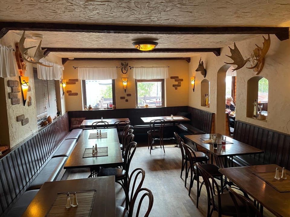 Restaurant/places to eat, Restaurant/places to eat