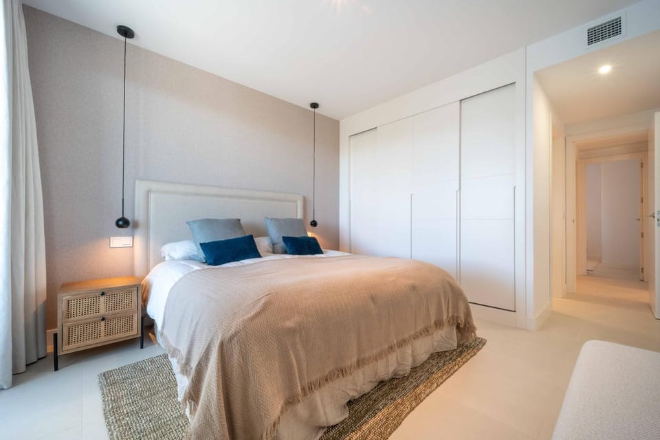 Infinity View - Seaview Terrace and Pool, Las Lomas, Fuengirola Apartment in Fuengirola