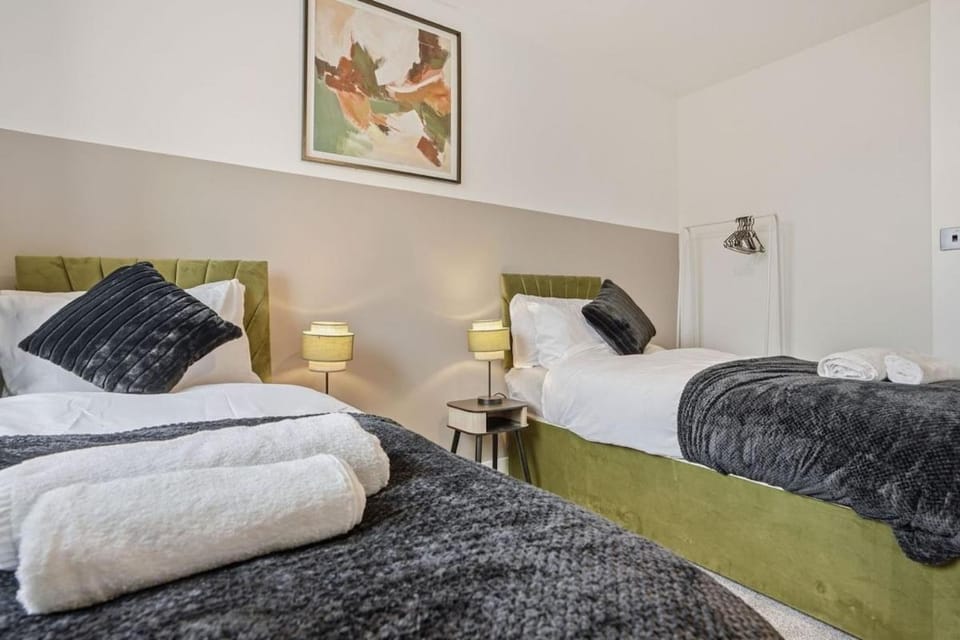 City Centre FREE Parking contractors families sleeps 5 Apartment in Norwich