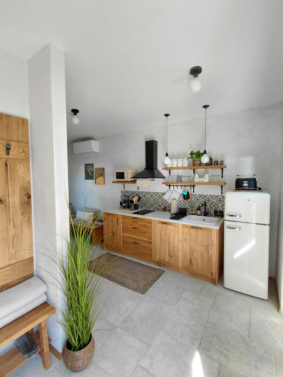 Kitchen or kitchenette, dishwasher, kitchen