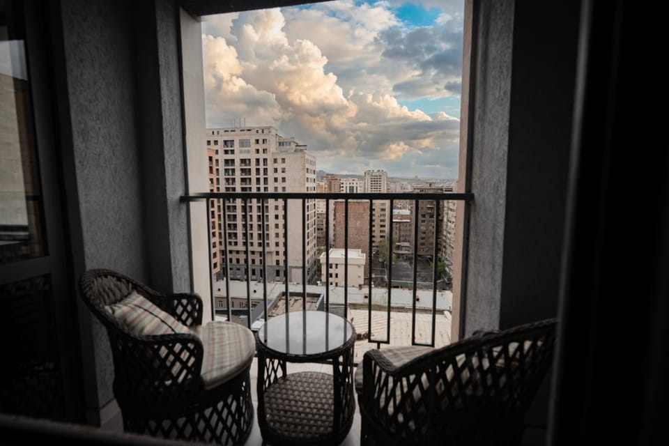 View (from property/room), Balcony/Terrace, Balcony/Terrace, City view
