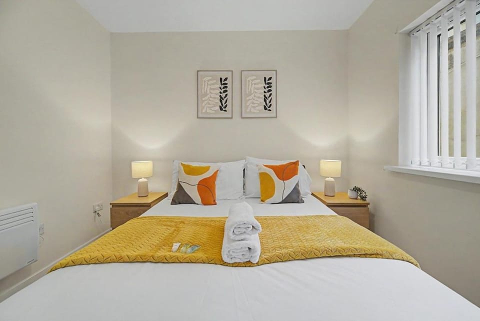 Central City 2BR Apartment with Garden & Parking Apartment in Cardiff