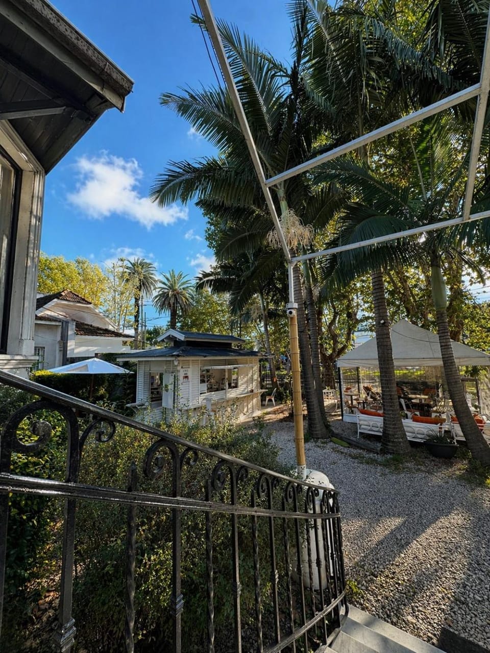 Day, Garden view, Street view