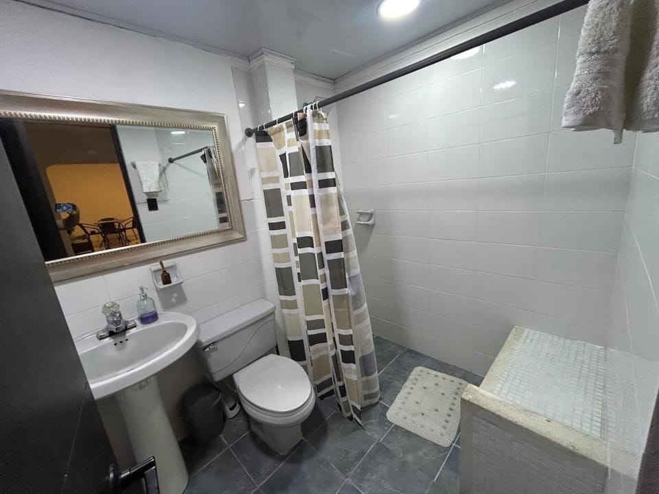 Apartamento 201 amplio cómodo Apartment in Cali