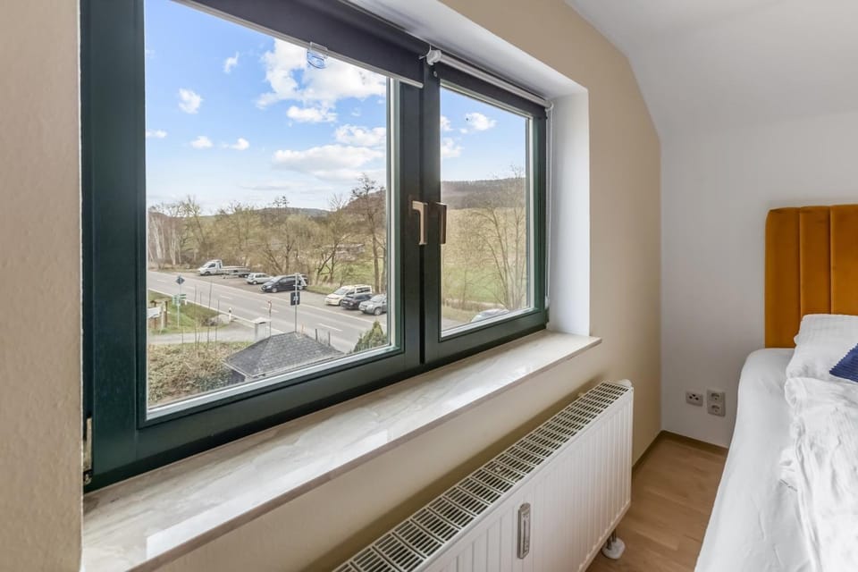 Bed, View (from property/room), Bedroom, Street view