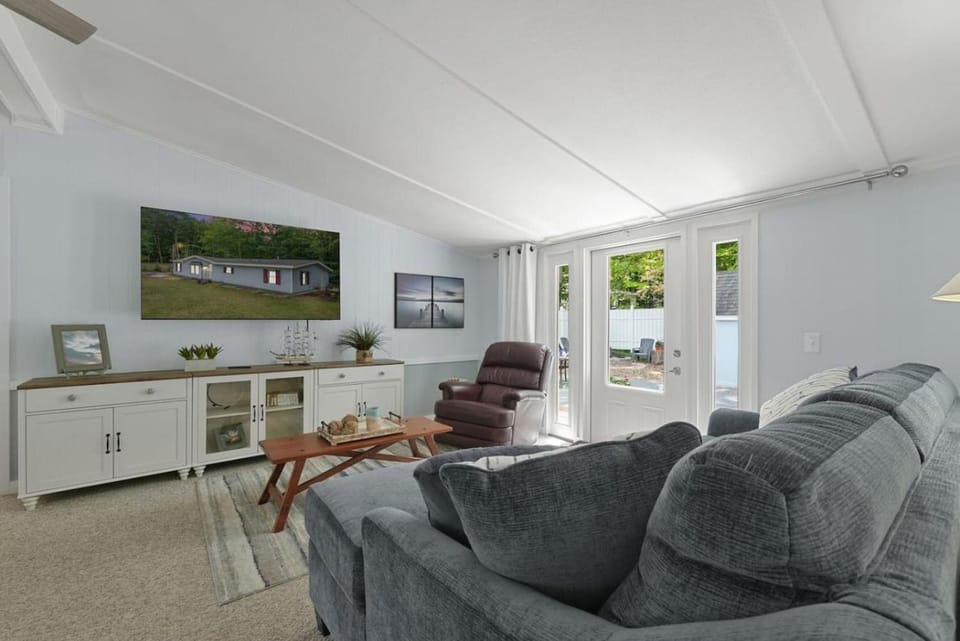 TV and multimedia, Living room, Seating area