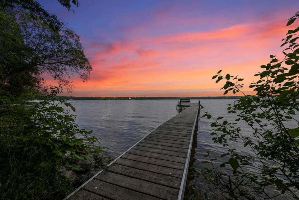 Nearby landmark, Natural landscape