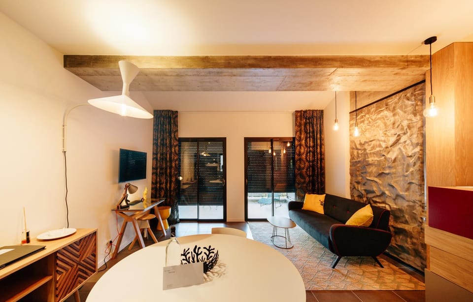 Communal lounge/ TV room, TV and multimedia, Living room, Seating area