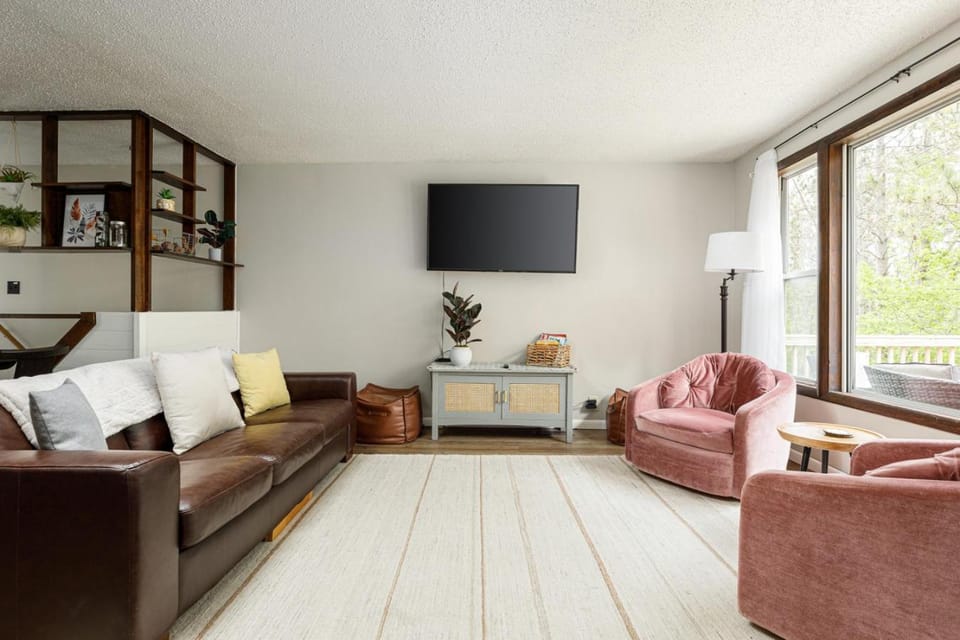 TV and multimedia, Living room, Seating area