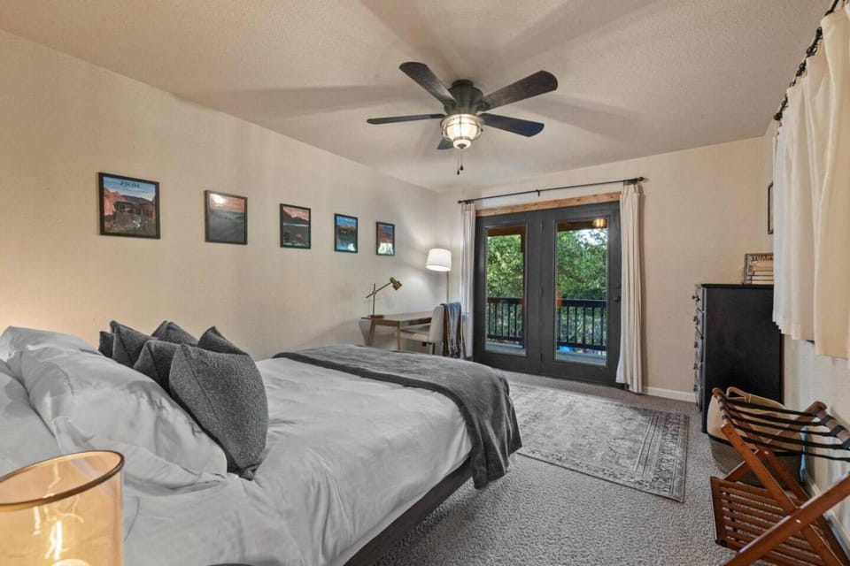 Hot Tub - Huge Deck - Lake Access House in Twain Harte