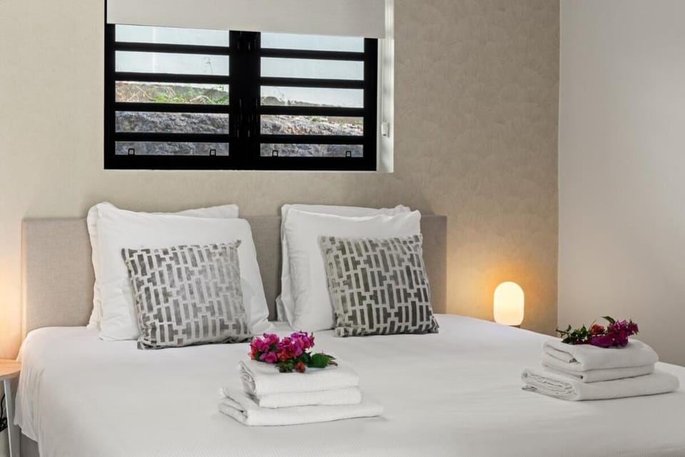 Apartement Coral, Mambo Beach met Zwembad & Palapa Apartment in Willemstad