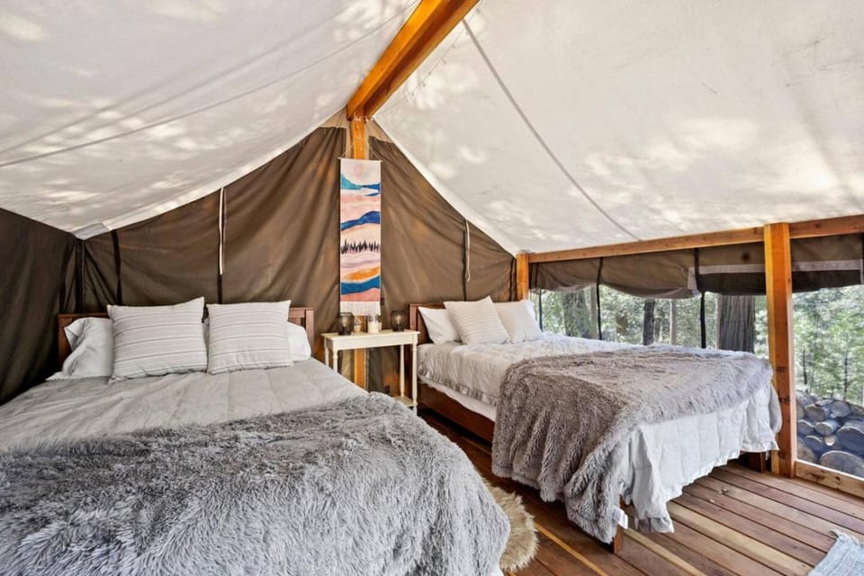 2 cabins-22 guests-2 hot tubs-Lake Access-Glamping Cabin in Twain Harte