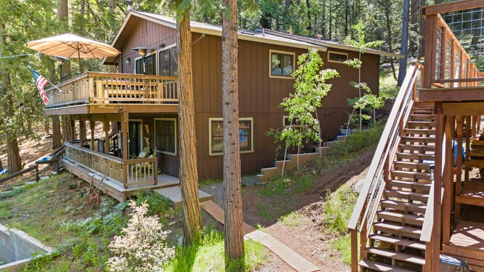 2 cabins-22 guests-2 hot tubs-Lake Access-Glamping Cabin in Twain Harte