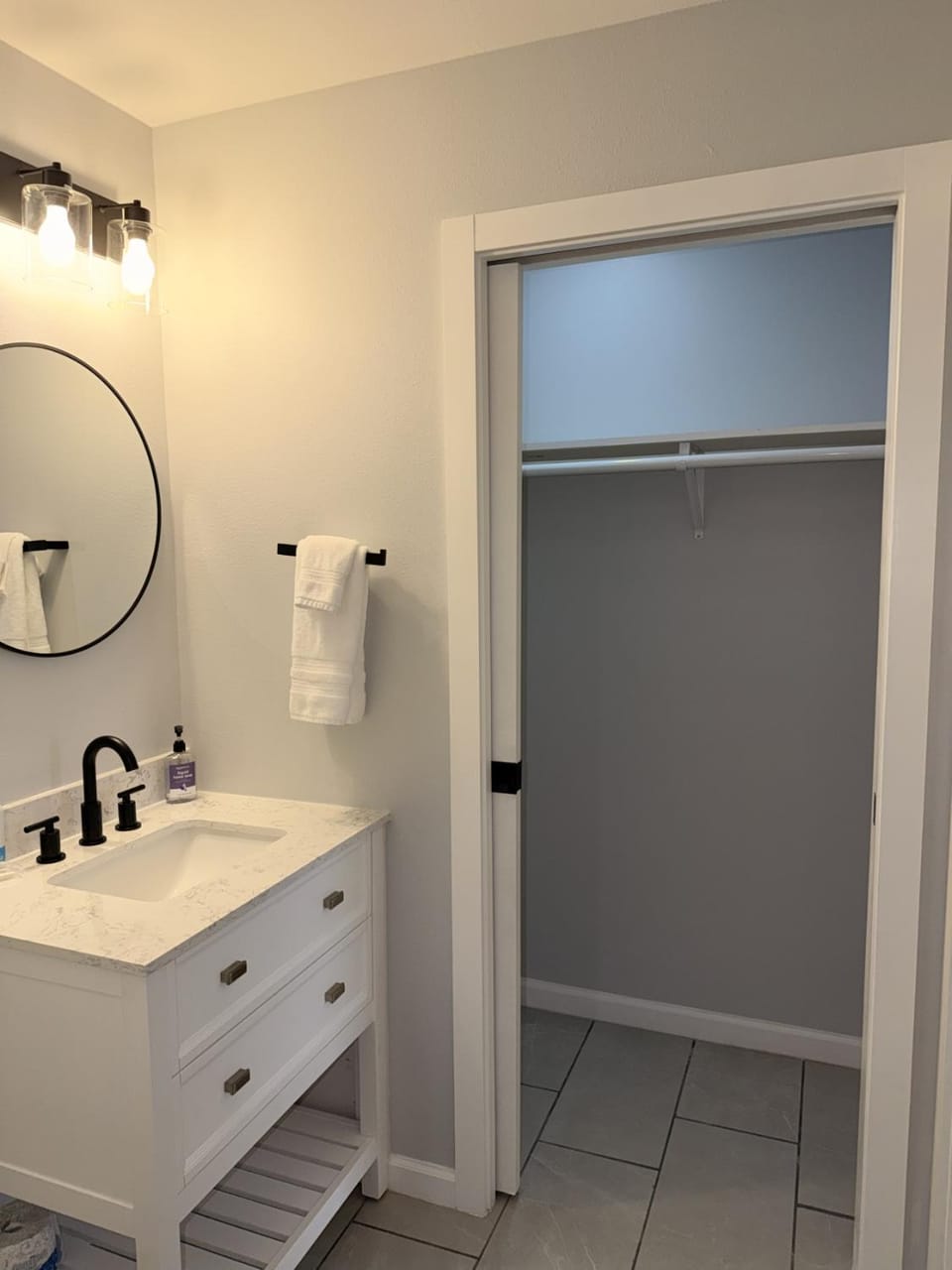 Modern One Bedroom Apartment with Gym Apartment hotel in Tulsa