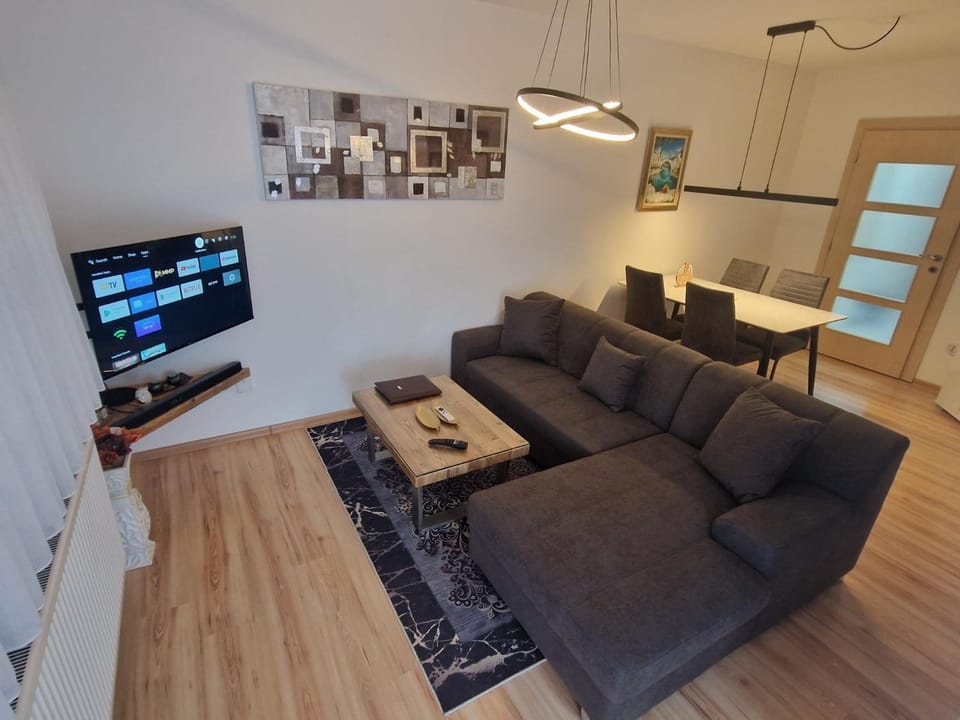 Stan na dan Alisa Cazin Apartment in Lika-Senj County