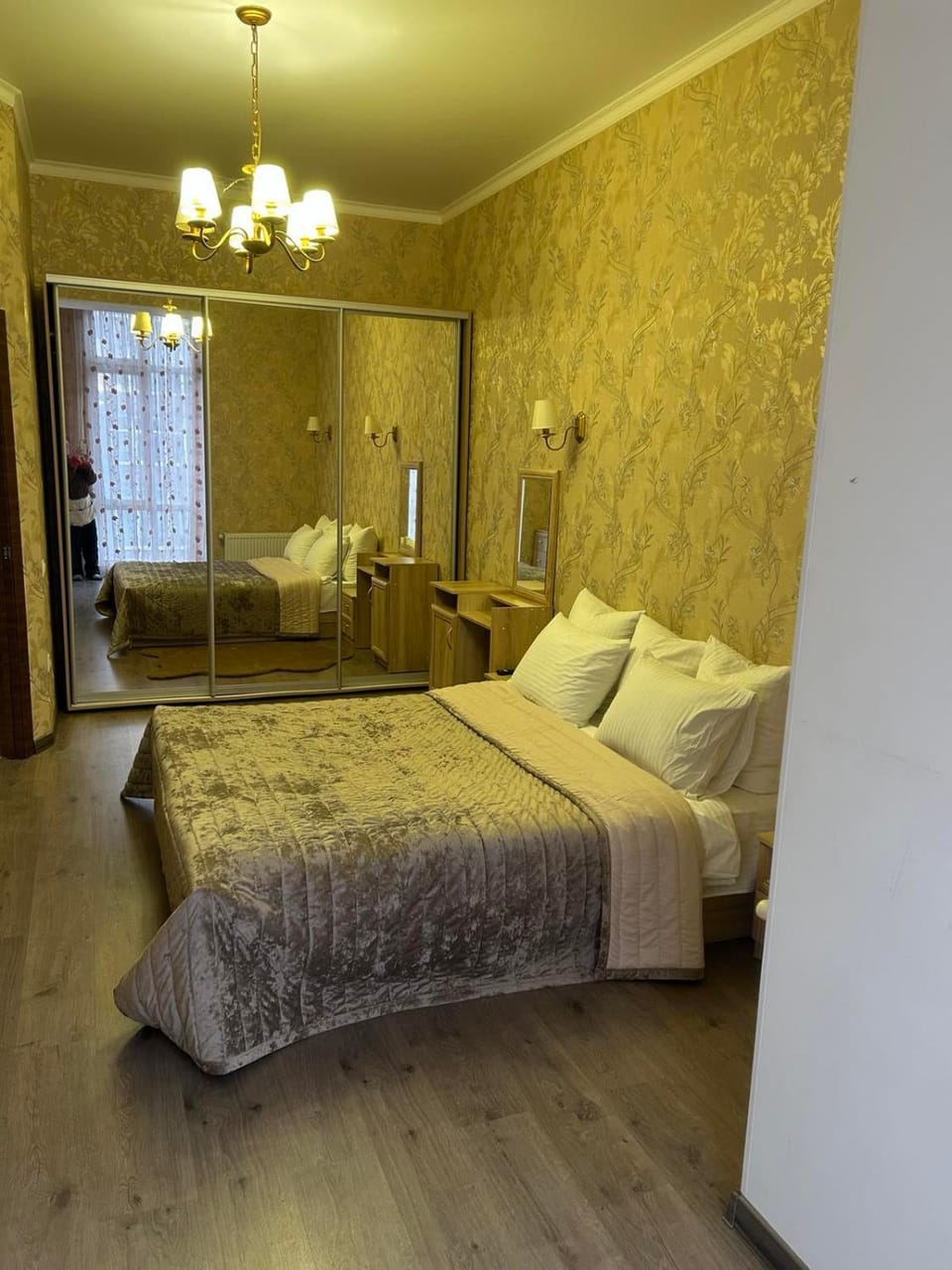 Bed, Living room, Photo of the whole room, Seating area, Bedroom, towels