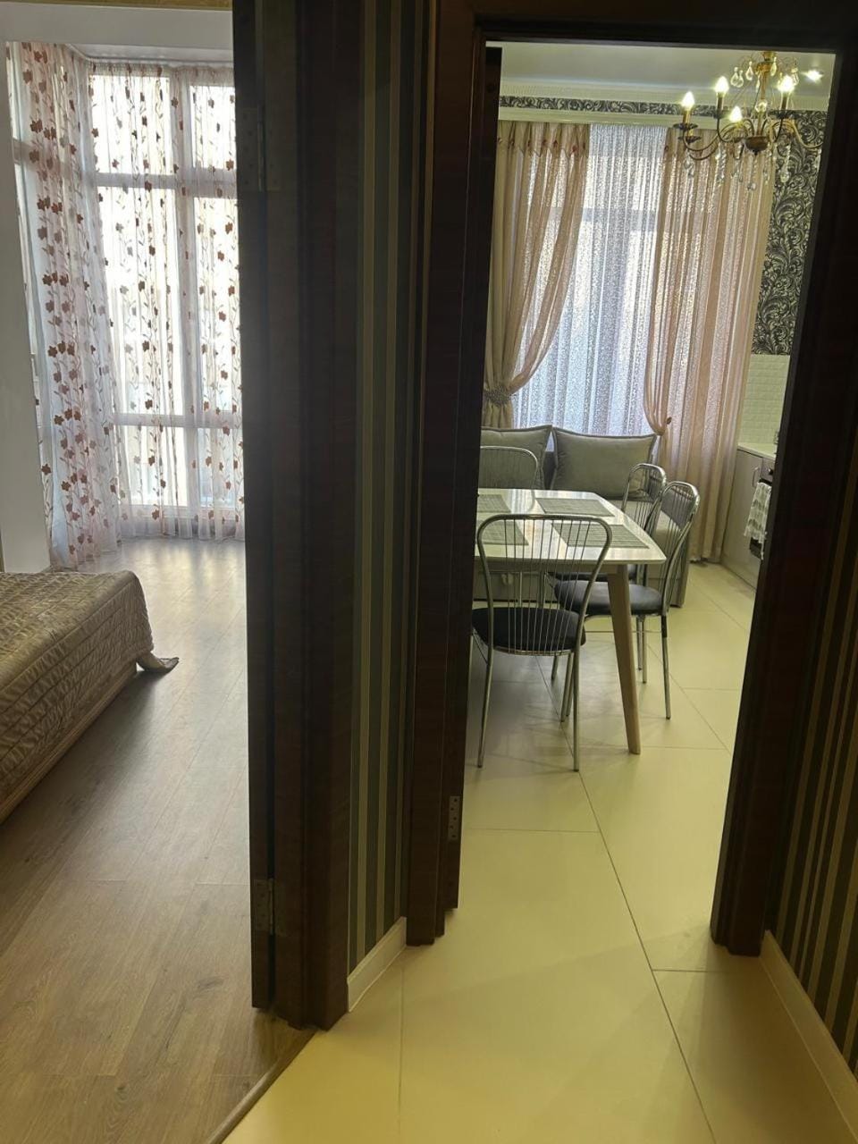 Bed, Living room, Photo of the whole room, Seating area, Dining area, Bedroom