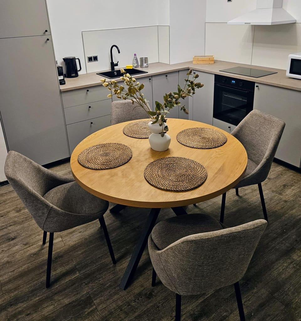 Dining area, kitchen