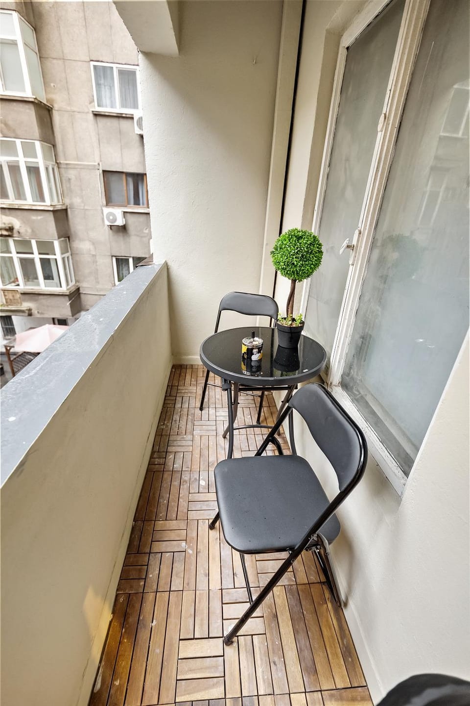 Grand Conta Residence 4BR & 2 Balconies Apartment in Bucharest