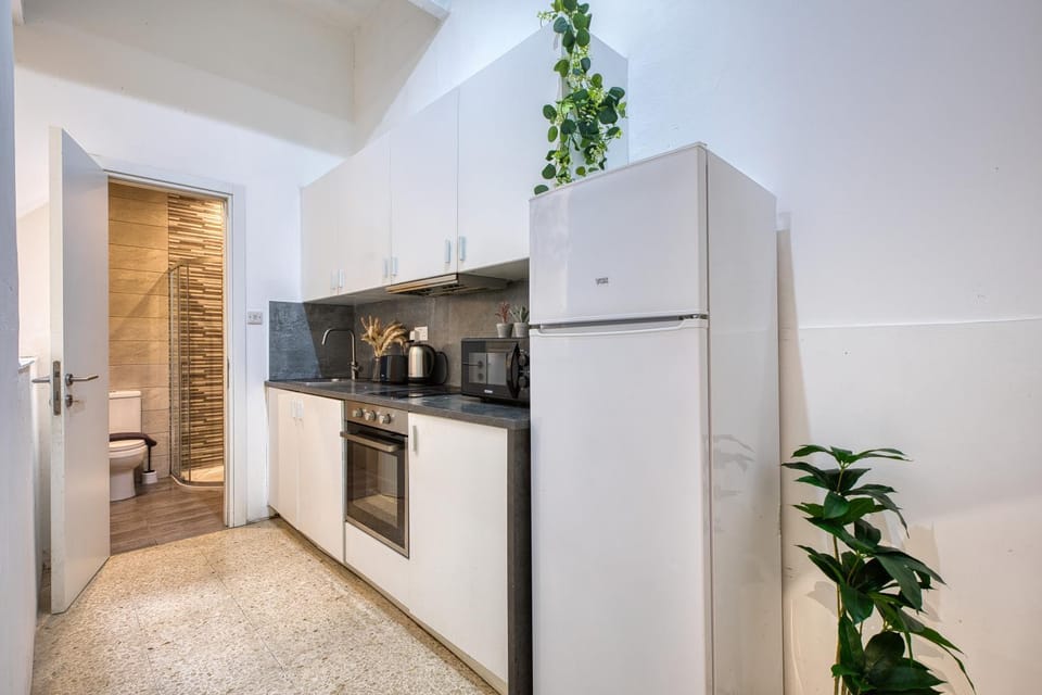 NEW 4-Bedroom Apartment, Steps from the Promenade by SF Homes Apartment in Sliema