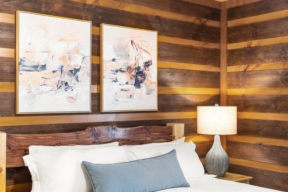 8BR Luxury Lodge with Indoor Pool, Gazebo & Arcades House in Sevierville