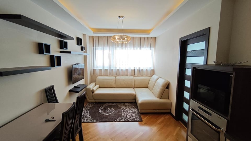 TV and multimedia, Kitchen or kitchenette, Seating area