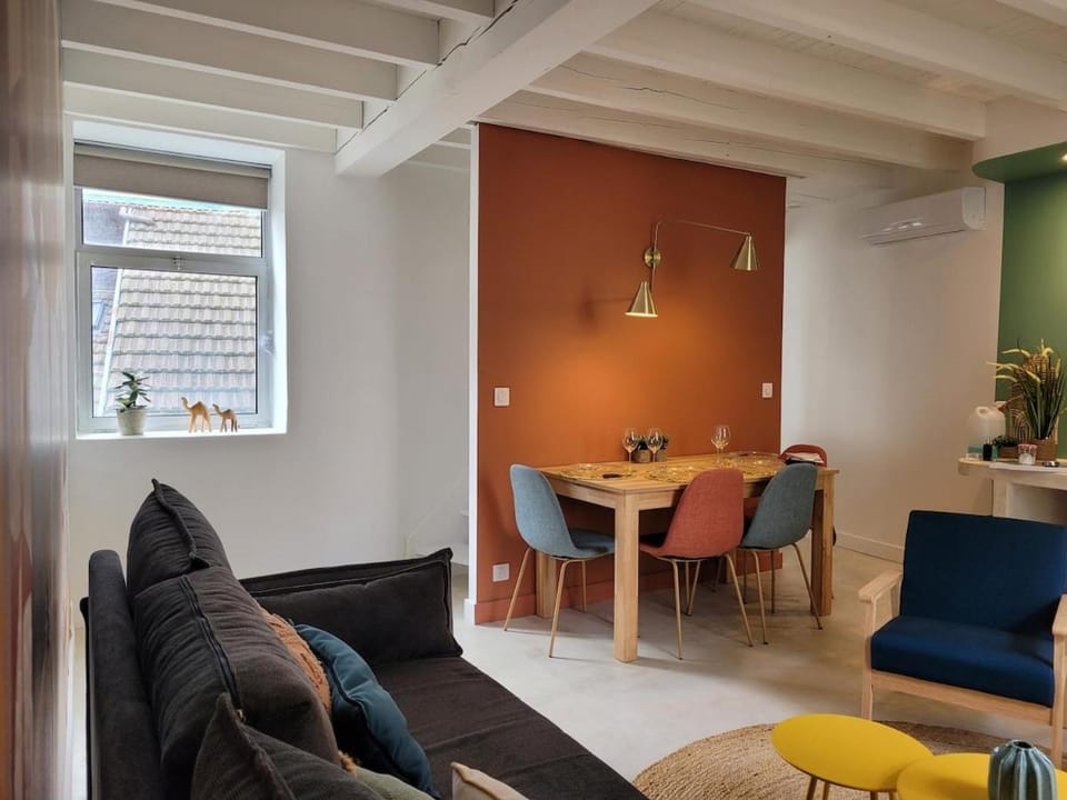 Living room, Dining area