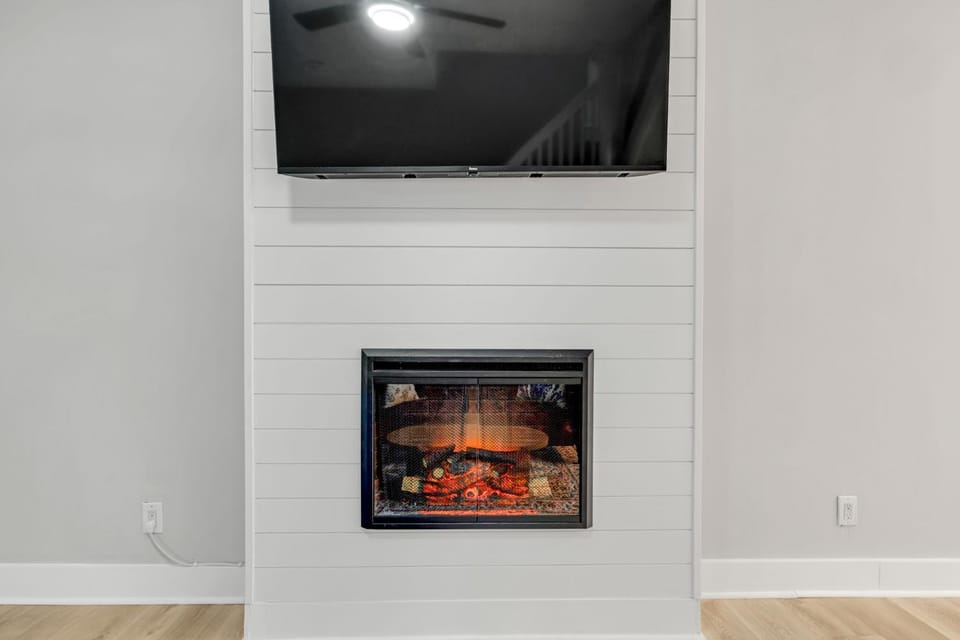 Indy Urban Retreat 3 min to Downtown and Lucas Oil House in Indianapolis