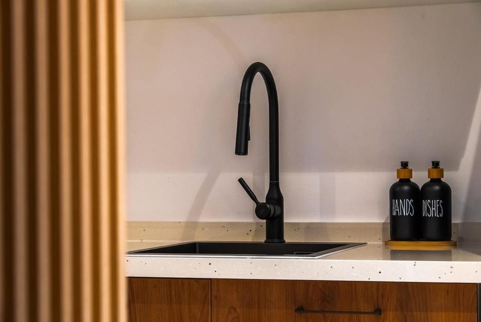 Stylish Stay Near Airport & Yas Island Apartment in Abu Dhabi